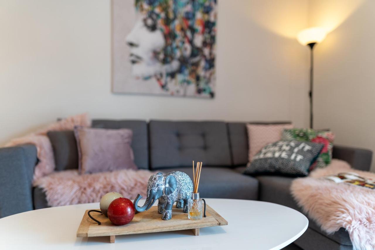 העיירה רתימנו Tres Jolie - Stylish Cityheart Apartment מראה חיצוני תמונה